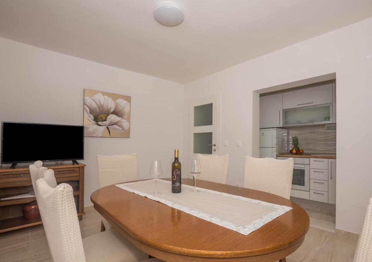 Apartman Pinto Makarska Quarto foto